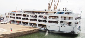 Mit solch einem Schiff sind wir unterwegs